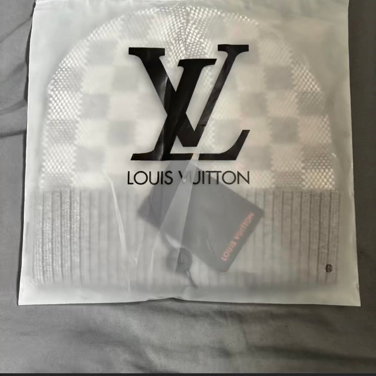 LV Néo Petit Damier Beanie